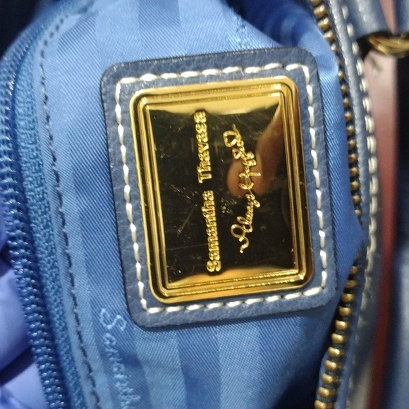 Samantha Thavasa Blue Leather Shoulder Bag - Zipper Closure - Gold Hardware - Picture 6 of 15